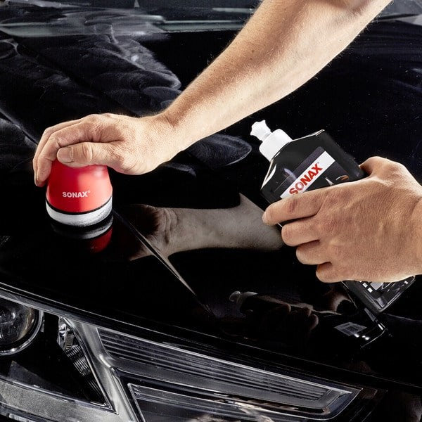 SONAX ABRILLANTADOR + CERA NEGRA 500ML - Imagen 4 SONAX VRM Motorsports