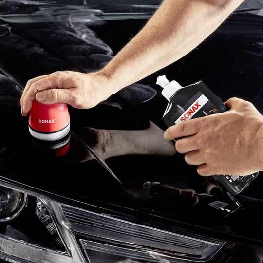 SONAX ABRILLANTADOR + CERA NEGRA 500ML - Imagen 4 SONAX VRM Motorsports